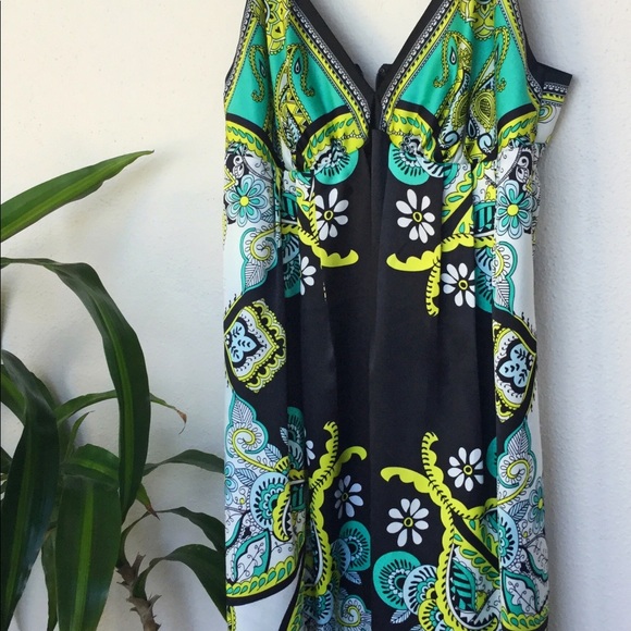 Beautiful paisley Dress - Picture 2 of 6